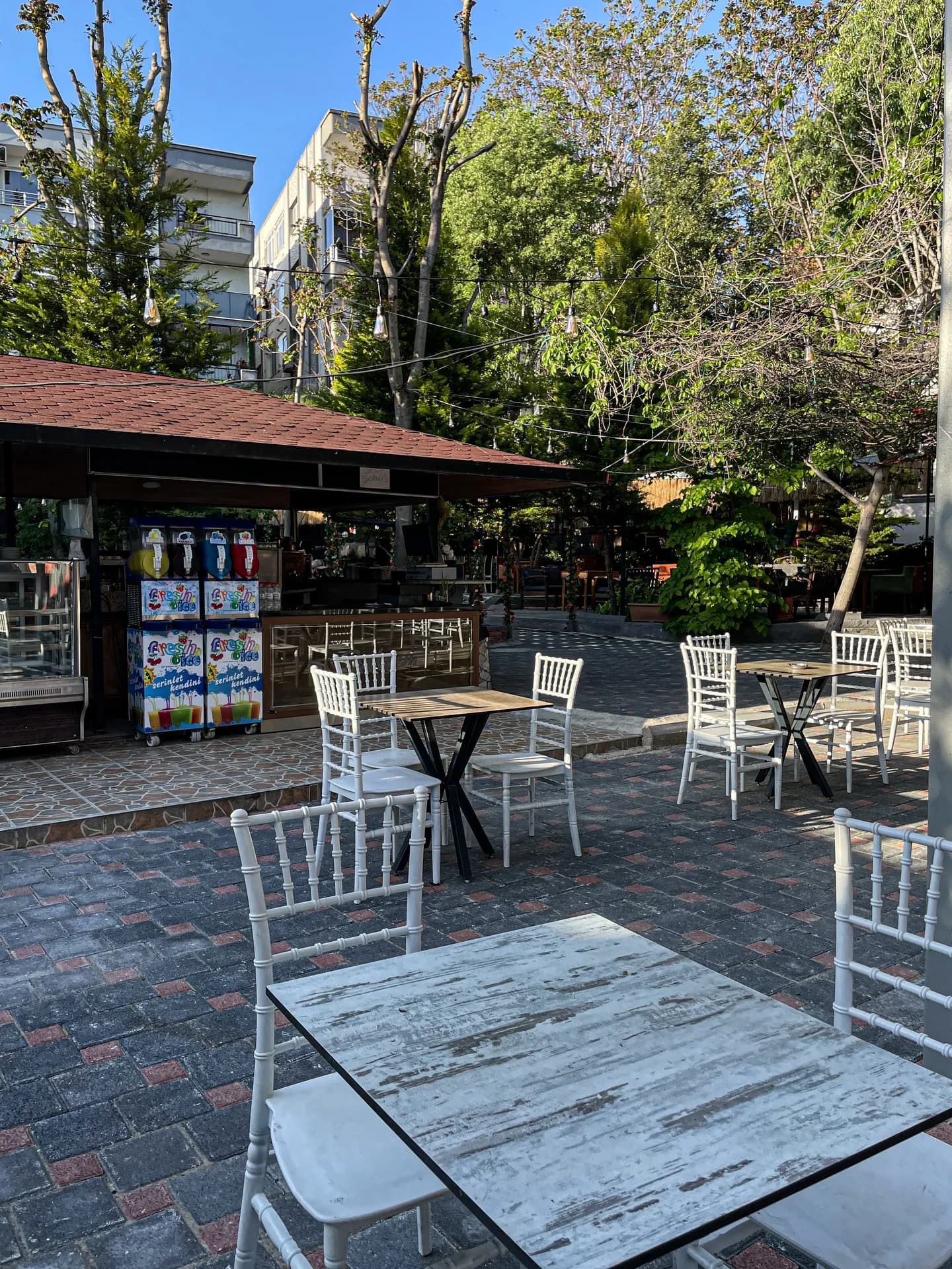 Karabağlar'da Ailece Gidilecek Kafe Neresi? Doğayı ve Lezzeti Buluşturan Bir Mekan